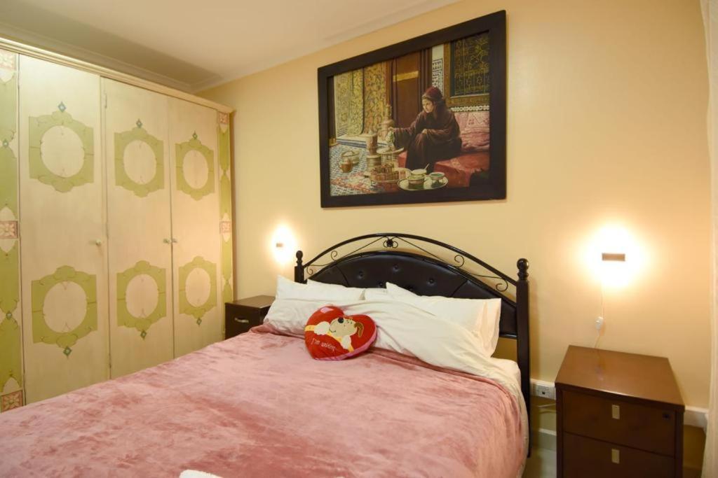 Appartement Elegant Et Climatise Au Centre Avec Terrasse - Proche Plage Et Attractions ! Tanger Kültér fotó