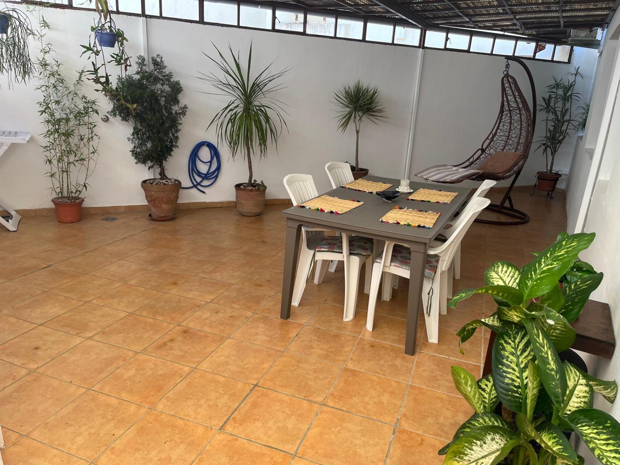 Appartement Elegant Et Climatise Au Centre Avec Terrasse - Proche Plage Et Attractions ! Tanger Kültér fotó